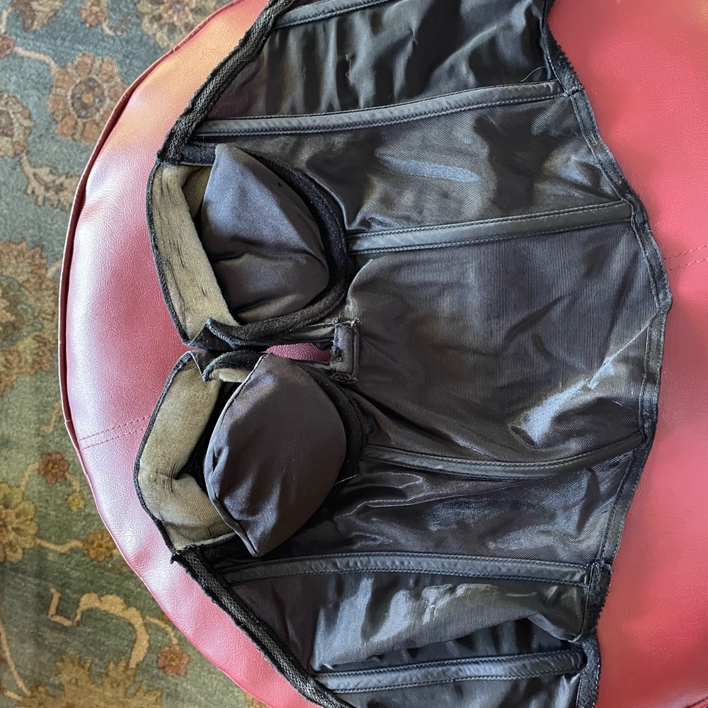 Purchased for a specific dress, no longer needed.